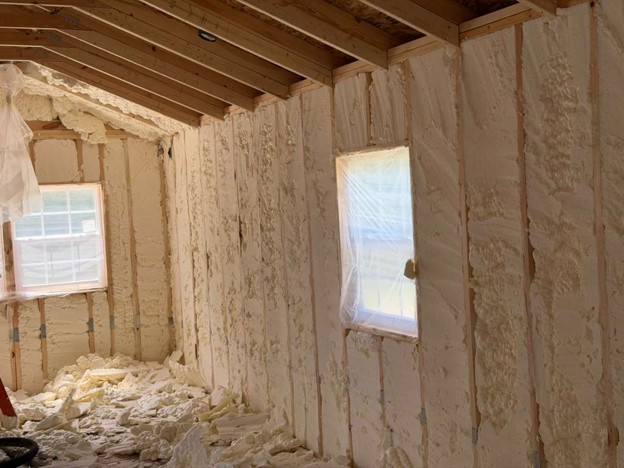 Aplicación de Spray Foam Open Cell en ático residencial Louisville KY