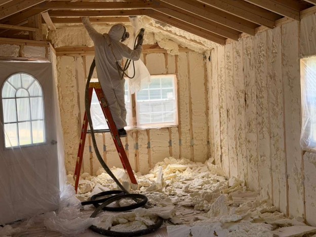 Aislamiento térmico con Spray Foam Closed Cell en paredes